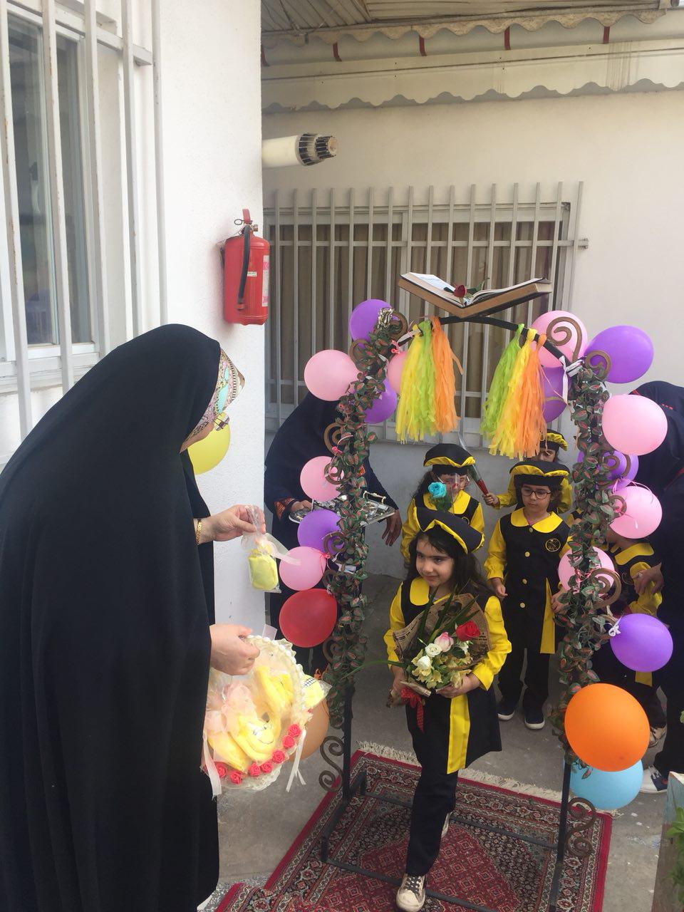جشن شکوفه ها برای پیش دبستانی های گل دبستان باران اندیشه